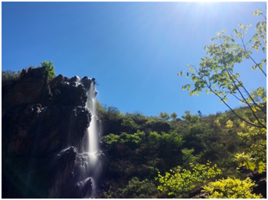 三等奖：《白虹》