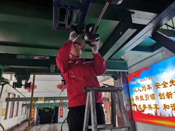 缆车坠毁致人员伤亡，引发榴莲视频在线观看视频安全思考